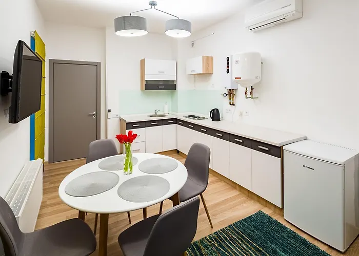 Code 10 Aparthotel 3*