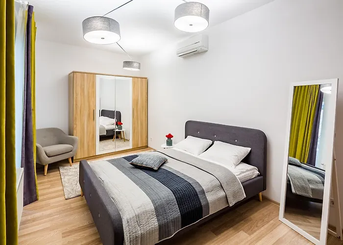 Code 10 Aparthotel 3*